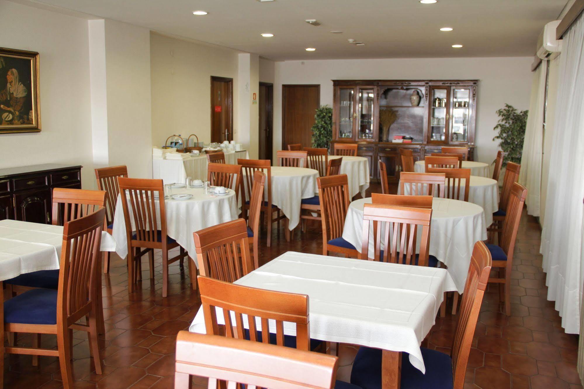 Hotel Chale ปาเรเดส ภายนอก รูปภาพ