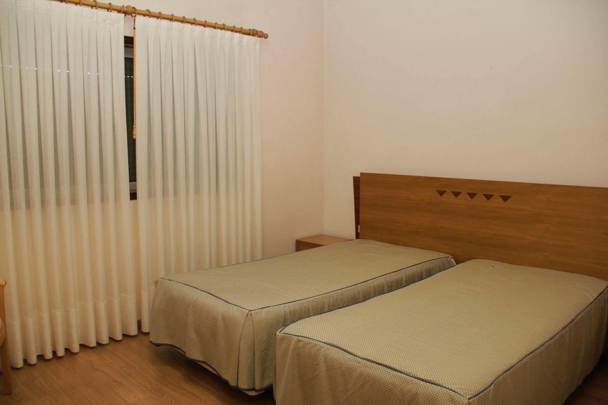 Hotel Chale ปาเรเดส ภายนอก รูปภาพ