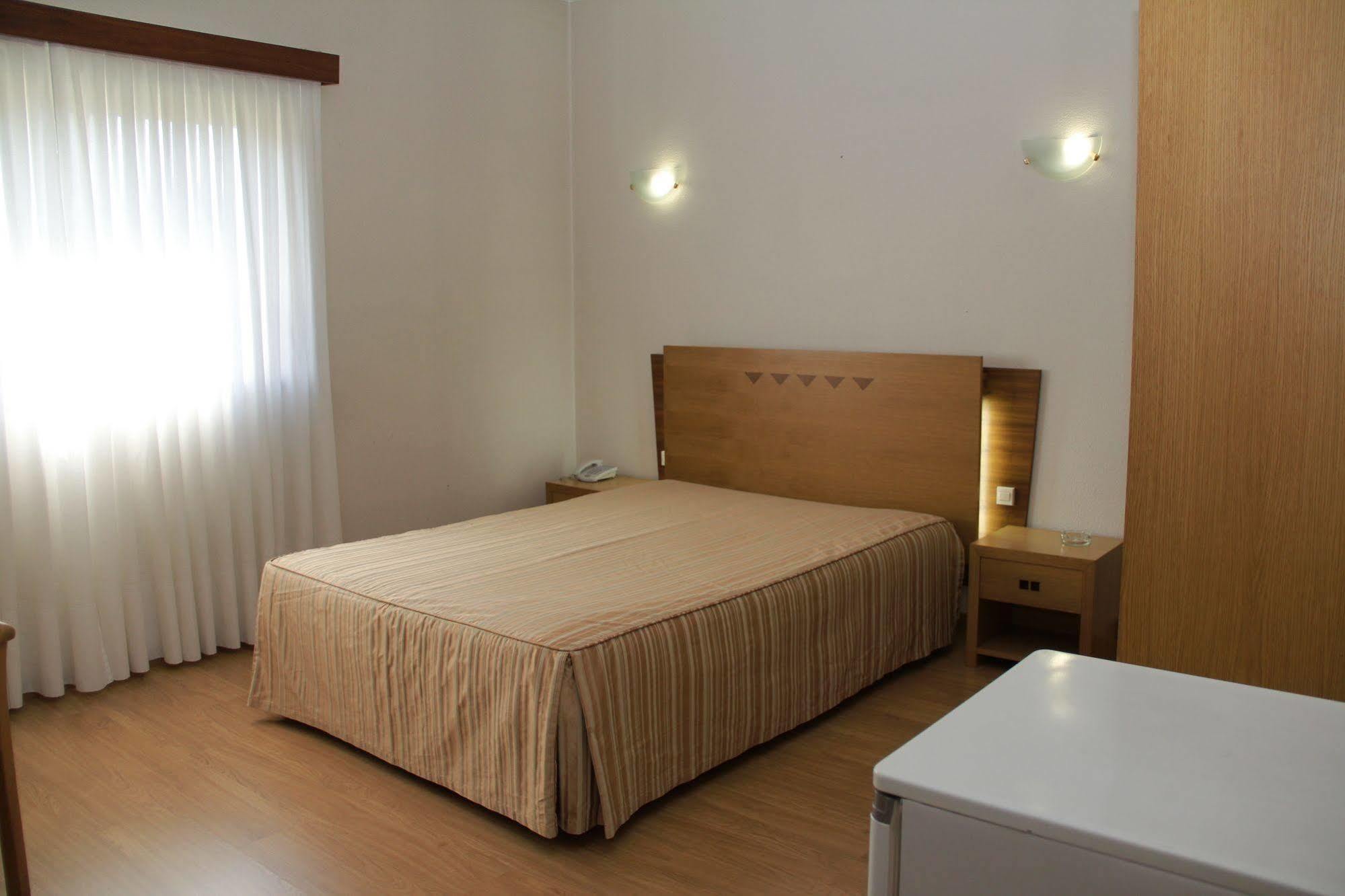 Hotel Chale ปาเรเดส ภายนอก รูปภาพ