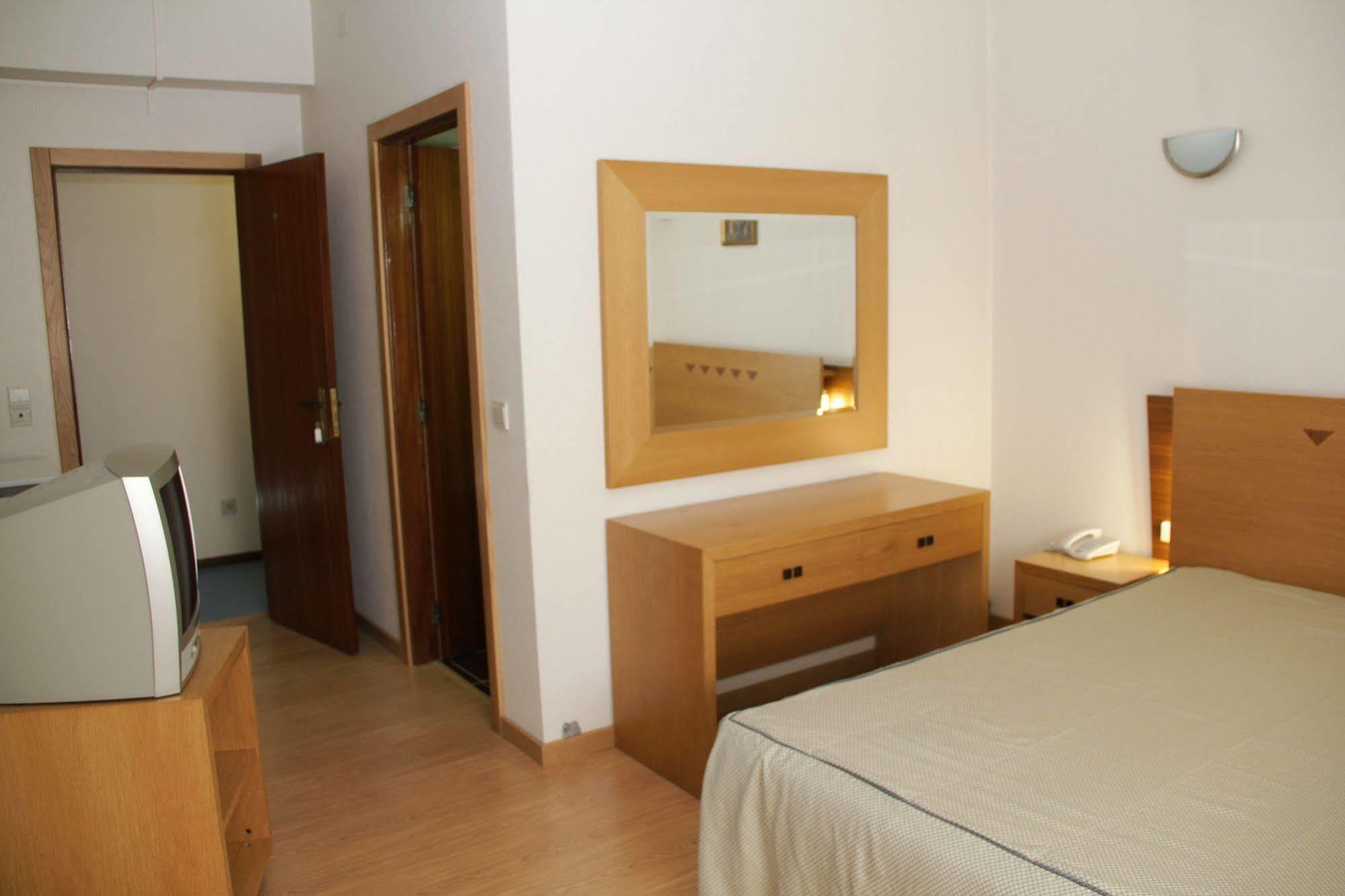 Hotel Chale ปาเรเดส ภายนอก รูปภาพ